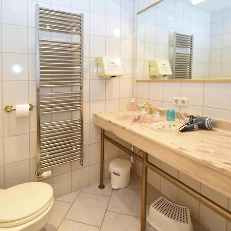 Retreat With Sauna, Hot Tub, Cleaning Included Jagersgrun