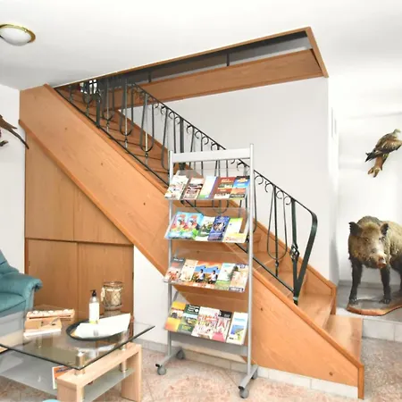 Apartment Retreat With Sauna, Hot Tub, Cleaning Included *
